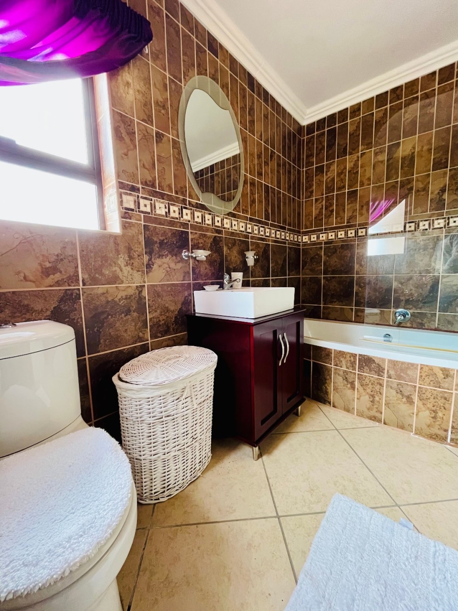6 Bedroom Property for Sale in Tergniet Western Cape